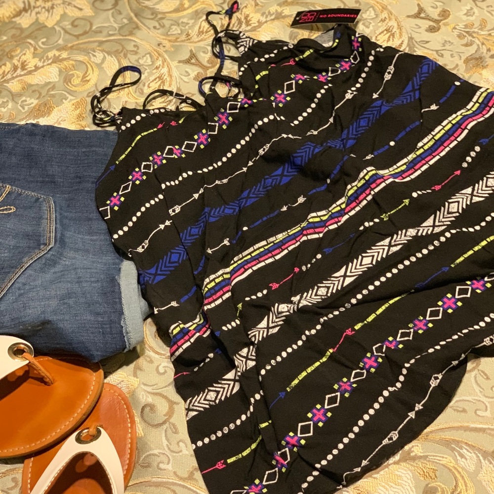 Juniors medium NOBO print tank NWT